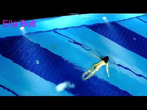 ❤️ Saya tidak boleh berhenti menonton, berambut perang muda ditangkap berenang bogel di kolam peranginan ELLA BOLT Video seks pada ms.credit-assorti.ru